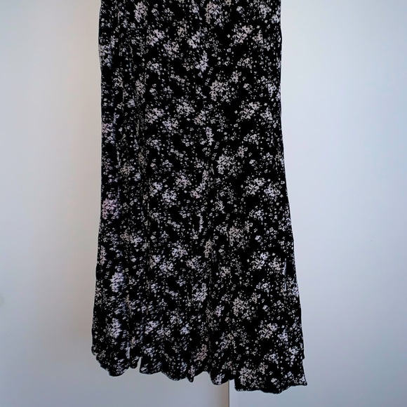 Uniqlo - High Waisted Floral Skirt - Picture 4 of 4